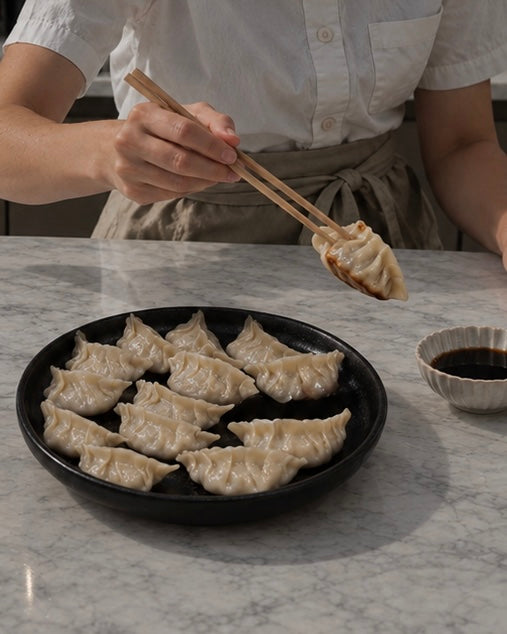 Cena  Asiatica de Gyozas con Juliana y Regina Logar
