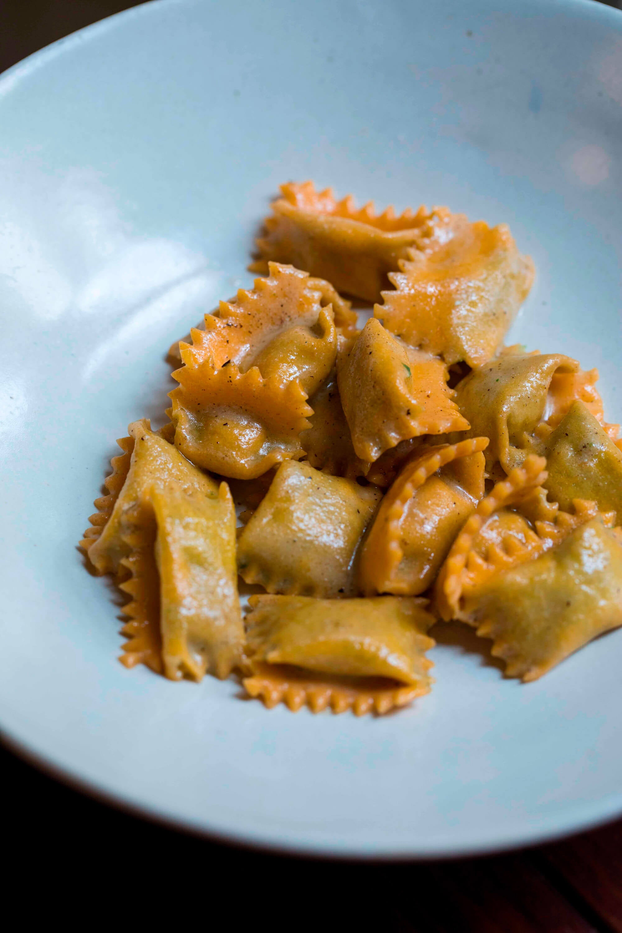 Ravioles de ricotta y quelite